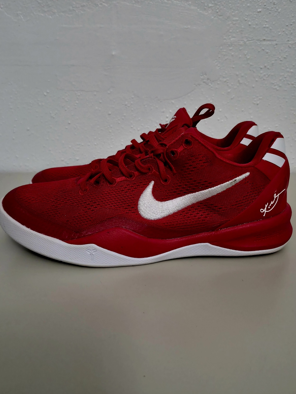 Nike Kobe Protro "University Red" Size 5.5y